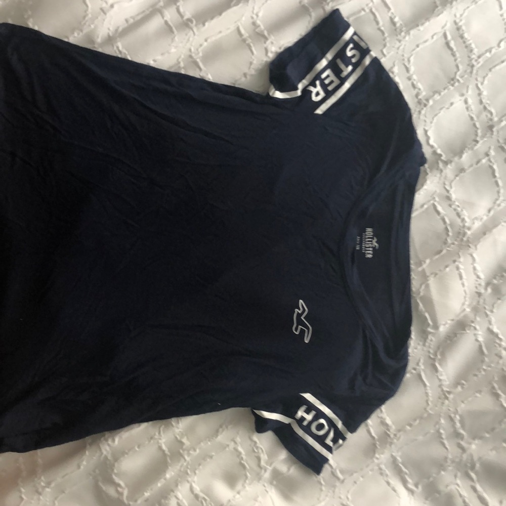 Navy Hollister easy tee